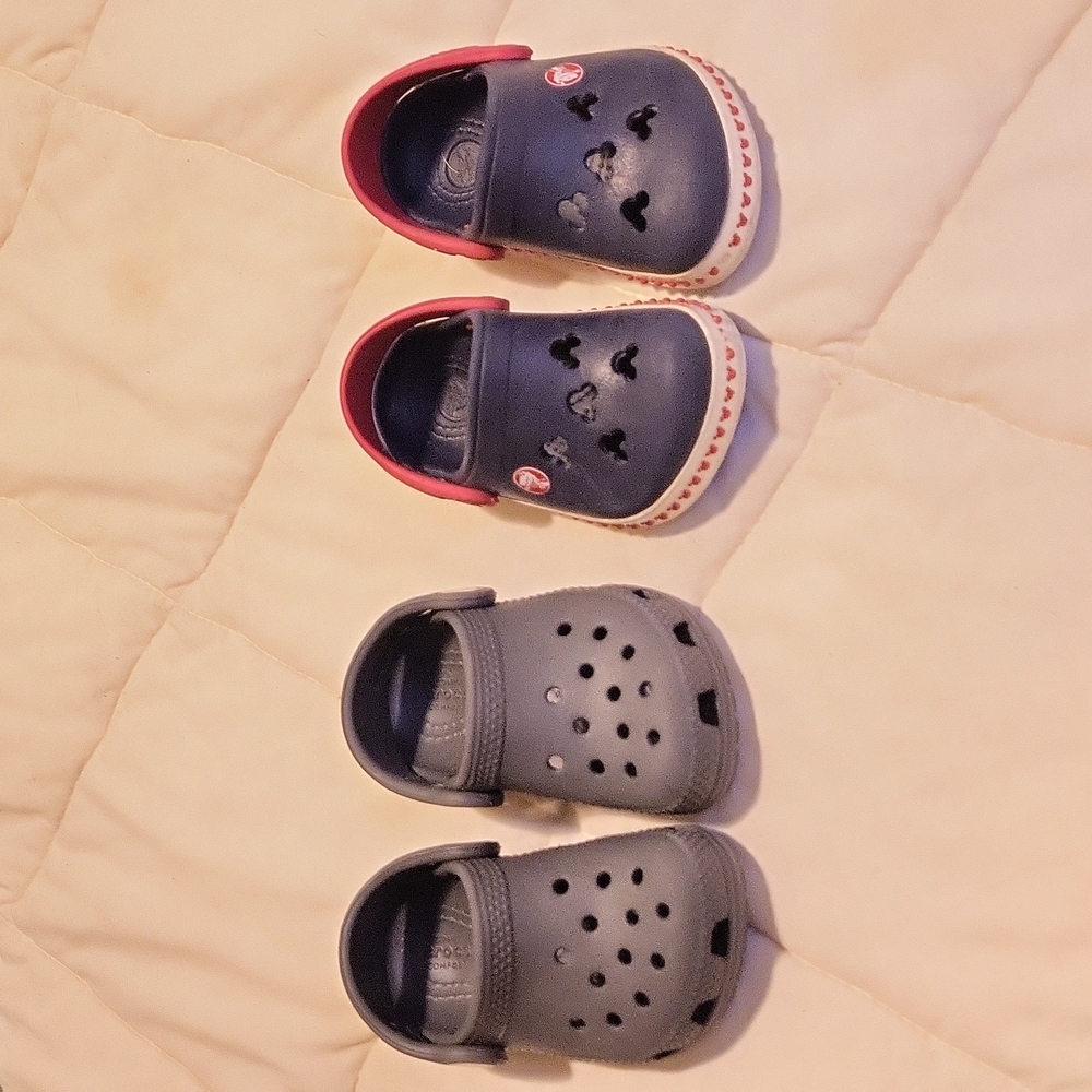 Crocs for a little one......you get 2cpairs...size 5 and 4/5